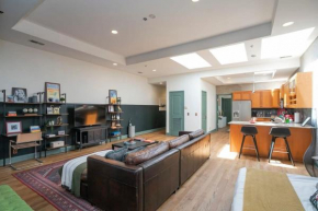 Broadway Penthouse Above Live Music & Bars